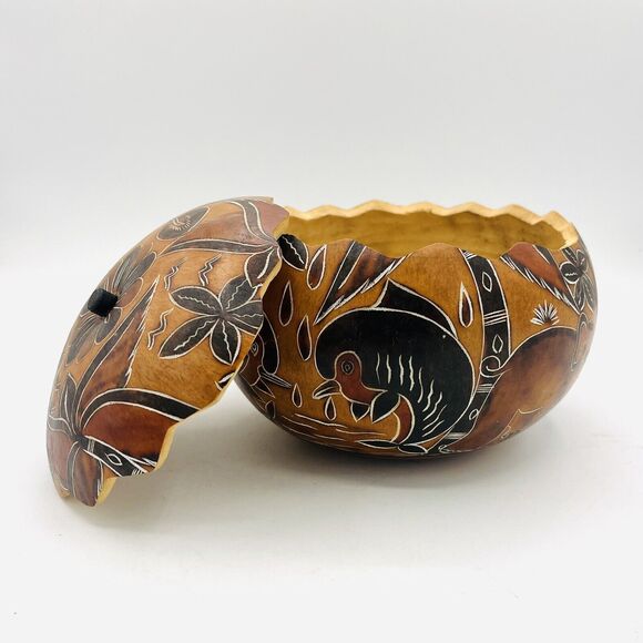 Peruvian Gourd Bowl with Lid Hand Carved and Painted Folk Art Jungle Animals VTG - Picture 1 of 8